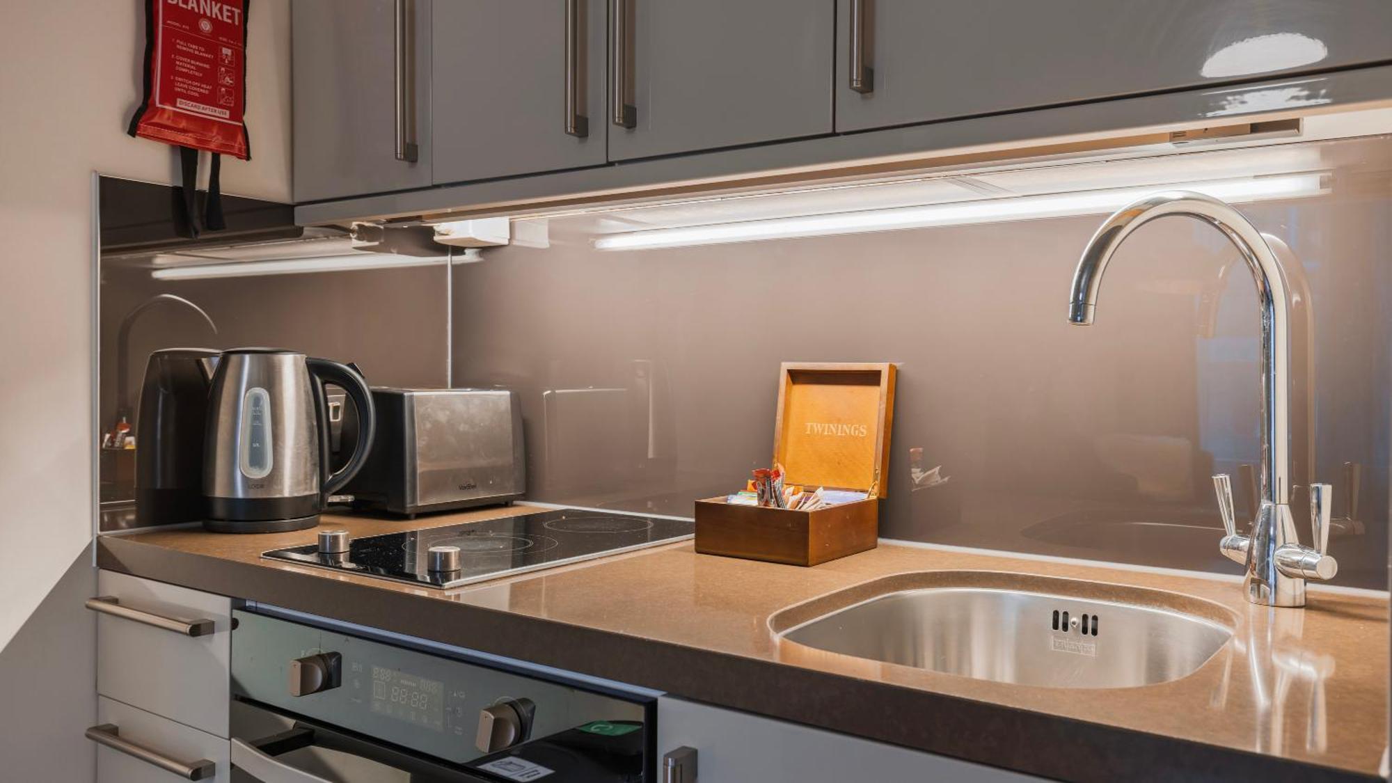 Monument Serviced Apartments By Lovelystay Лондон Екстер'єр фото